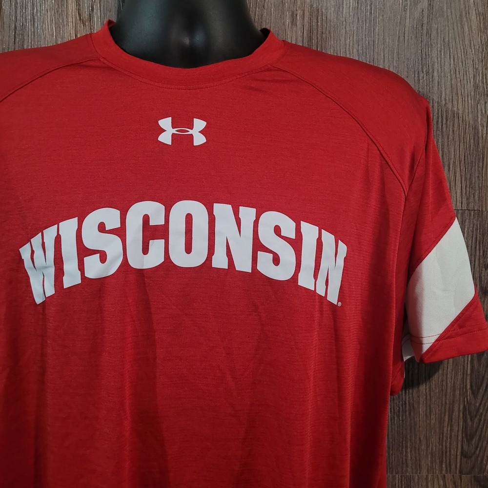 Under Armour Loose Fit HeatGear Shirt XL Red/White WISCONSIN Badgers Football